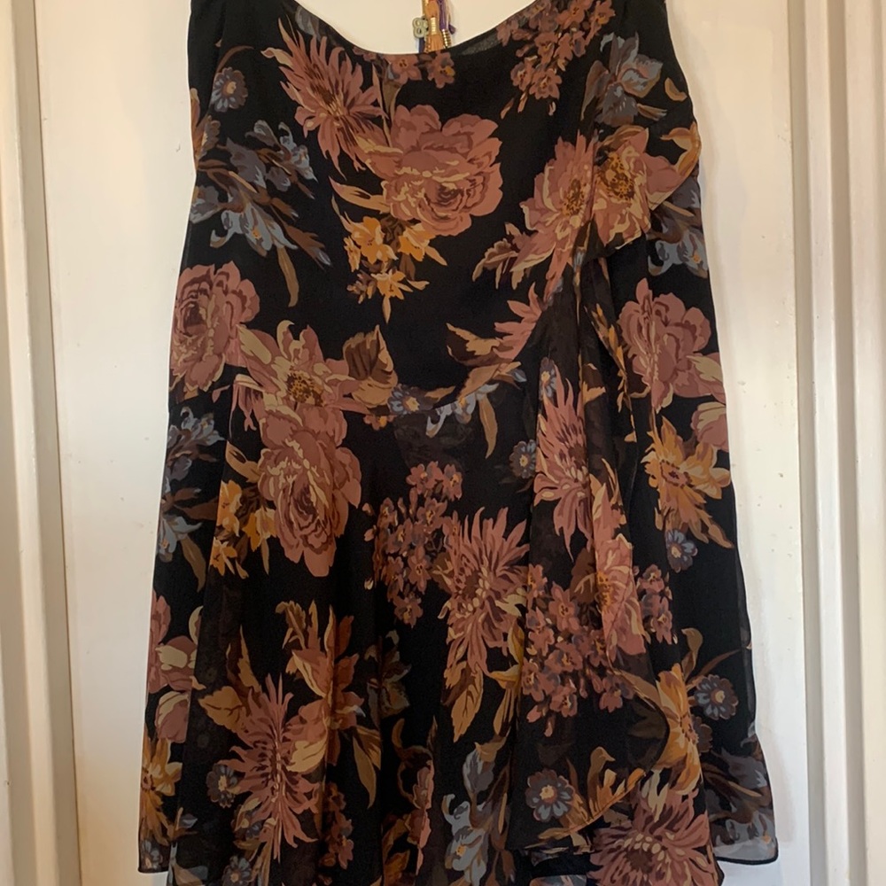 Lauren Flirty floral skirt
